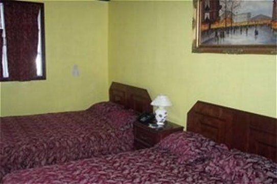 Regency Suites Hotel Georgetown Room photo